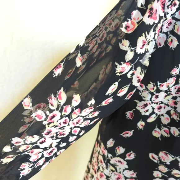 WHBM Black Ruffle Trim Floral Overlay Long Sleeve Keyhole Blouse Size 12 - Picture 6 of 9